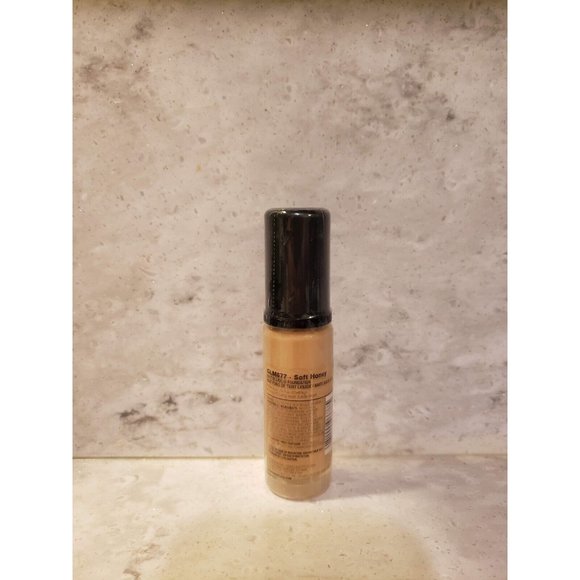 LA Girl Pro Matte High Definition Long Wear Matte Foundation GLM677 Soft Honey - Picture 2 of 2